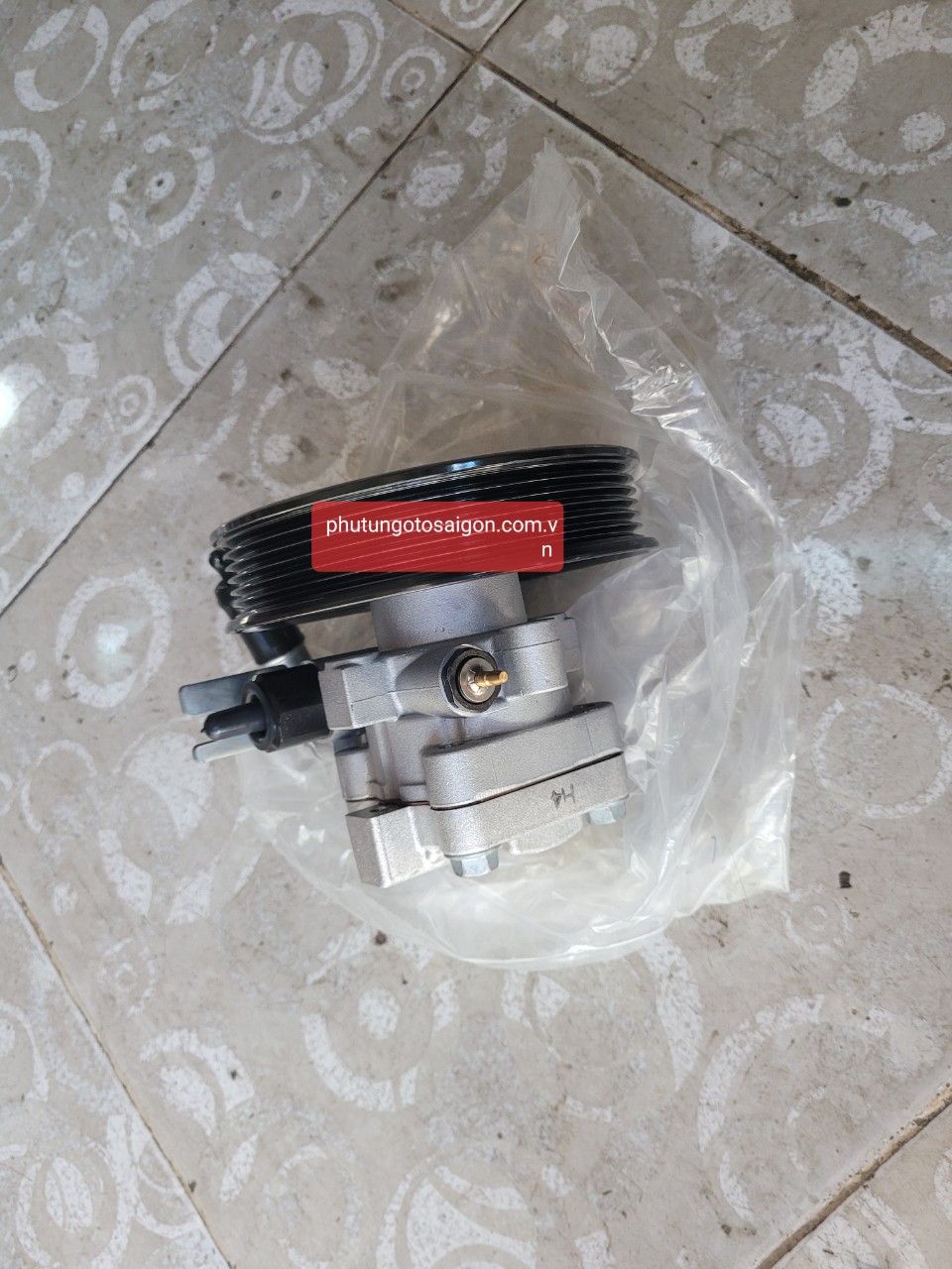BƠM TRỢ LỰC TAY LÁI