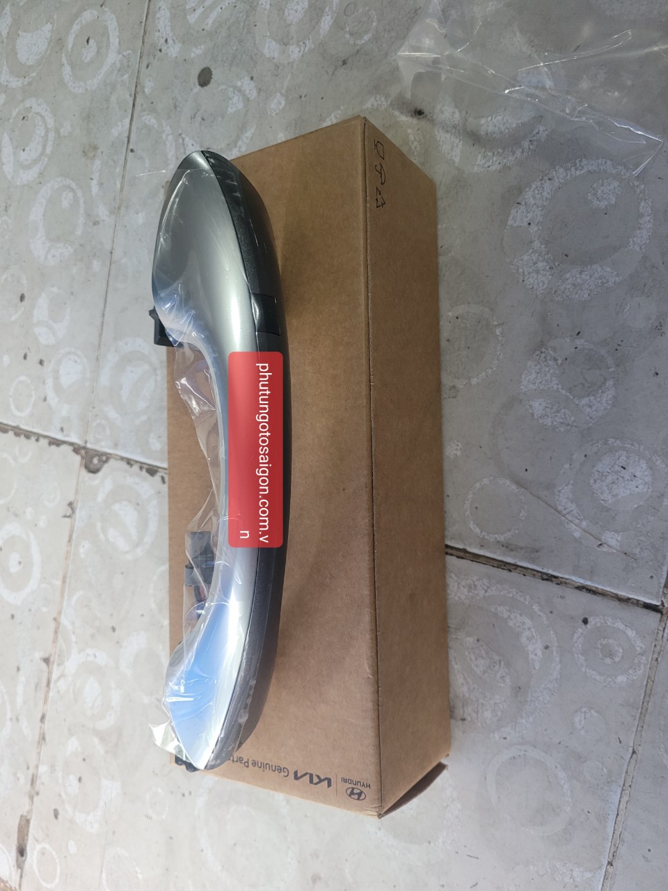 82650S1710 Tay mở cửa ngoài trước SANTAFE 2018