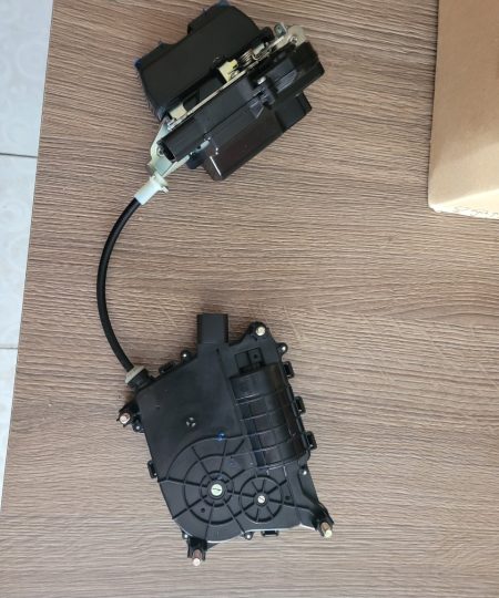 81230A9100 Ổ ngậm khoá điện nắp cốp sau kia sedona 2015 - 2018