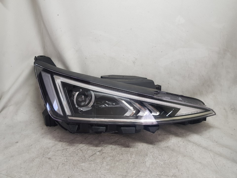 92101F2610 Đèn pha trái Hyundai ELANTRA 2019