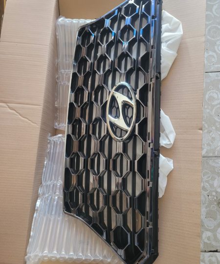 86350S1100 Mặt ga lăng Hyundai Santafe 2019