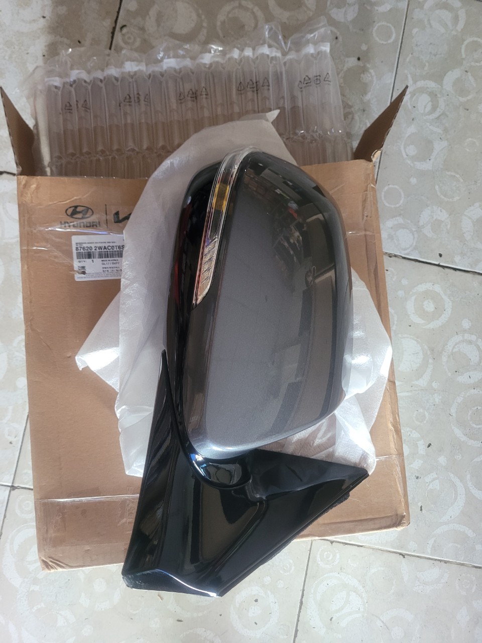 876202WAH0 Gương chiếu hậu phải Hyundai Santafe 2016