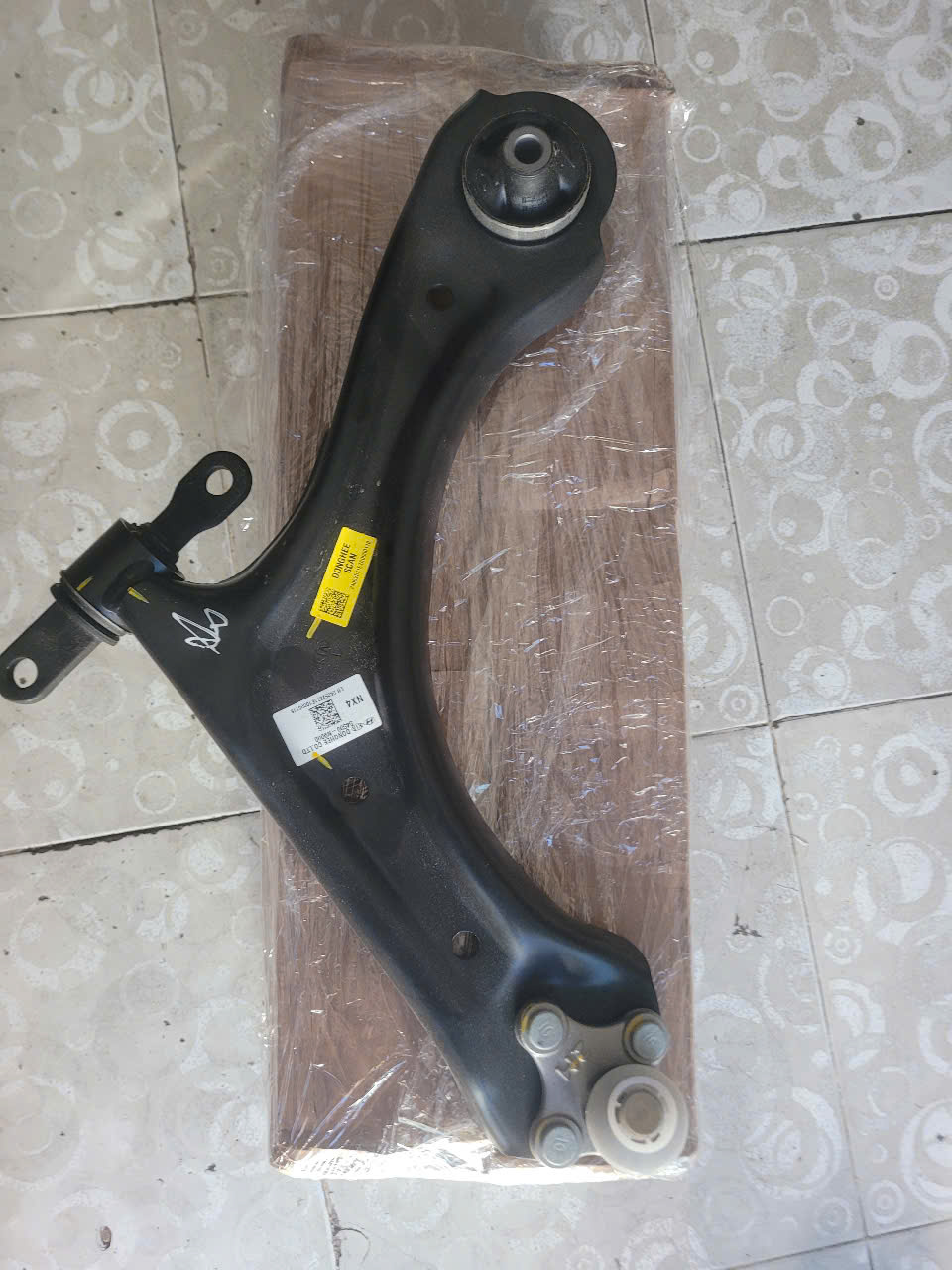 54500N9000 Càng A trái Hyundai Tucson 2022
