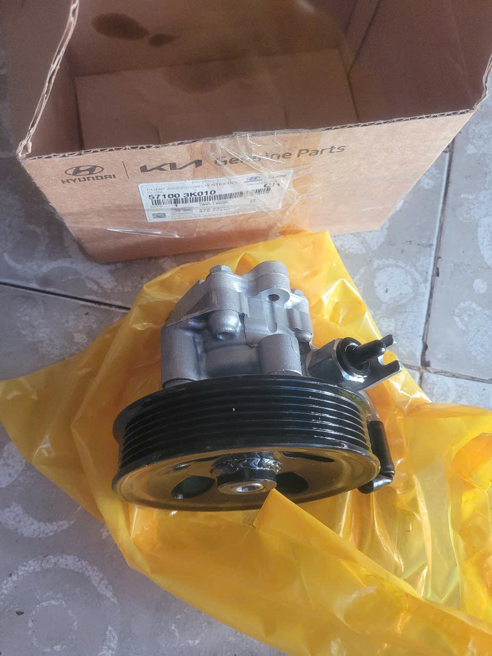 571003K010 Bơm trợ lực tay lái Hyundai Sonata 2008